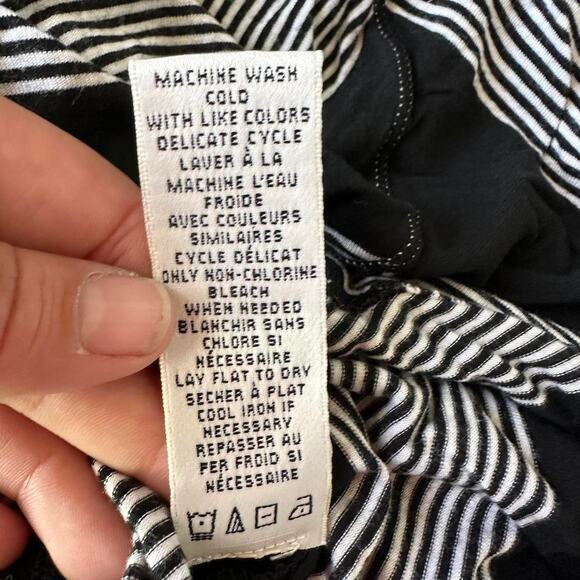 Womens Skirt Size Medium Black White Maxi Chevron Soft Goth Classic Retro - Picture 8 of 8